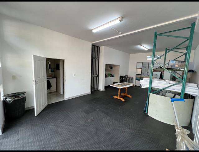 529M² WAREHOUSE TO LET IN STRIJDOMPARK
